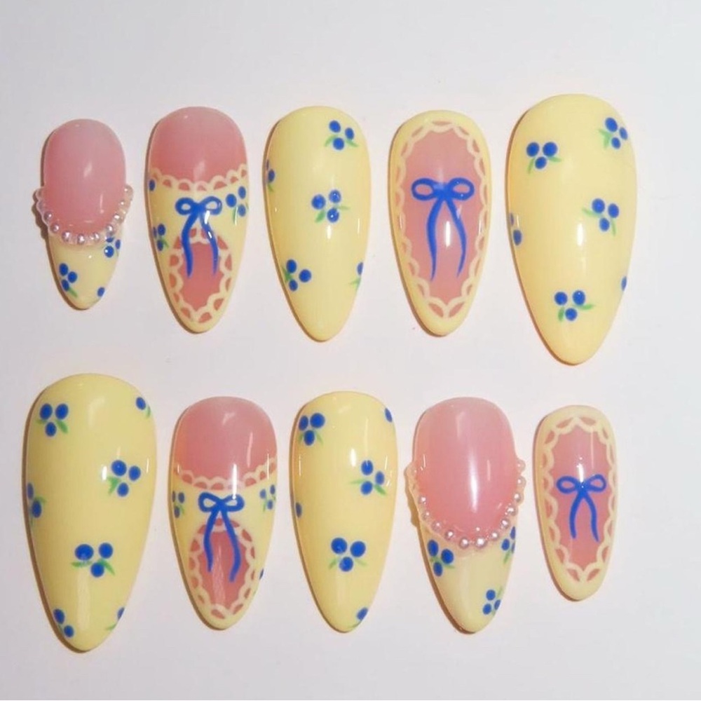 Yellow and blue Floral Nail Set